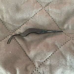 Precision Lashify Tweezer for Applying Lash extensions